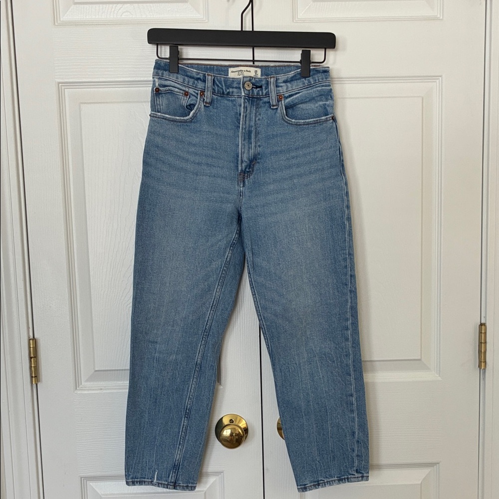 Abercrombie The Mom High Rise Jeans 0XS